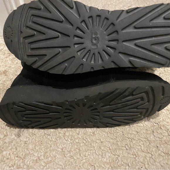 Black UGG Cory II Boot size 7 suede winter boot slight wedge. Worn 1-2x like new - Picture 2 of 7